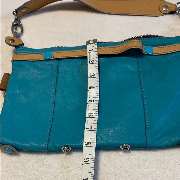 Chic Teal and Tan Shoulder Bag - Picture 7 of 8